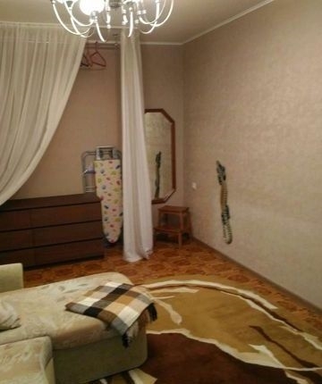 Сдам 2-к квартиру в районе с развитой инфраструктурой.