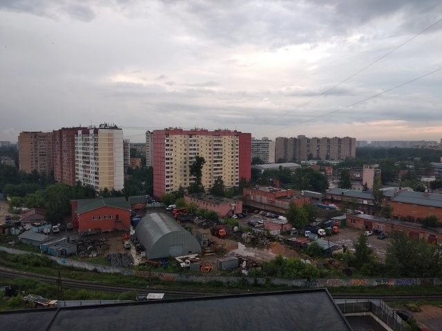 Продатся двухкомнатная квартира в современном монолитно-кирпичном доме.