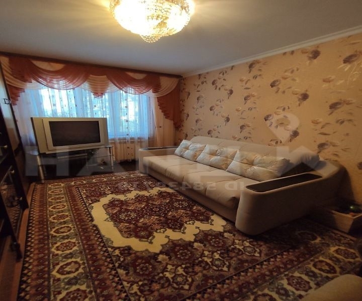Продам 2-к квартиру в хорошем доме с чистым подъездом.