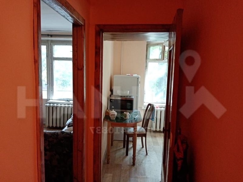 Продается 2-х комнатная квартира в спальном, зеленом районе.