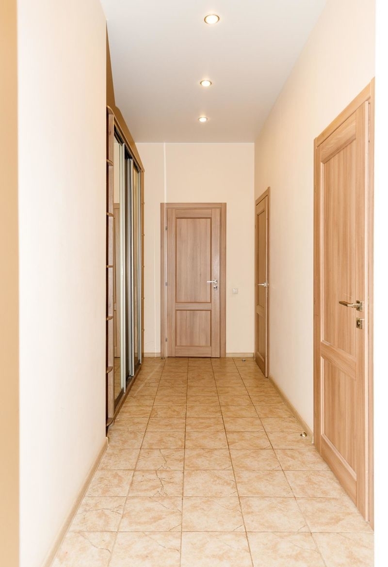Продается 3-комн. квартира, все комнаты изолированные.