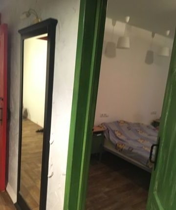 Продам 2-комнатную квартиру в развитом районе по доступной цене.
