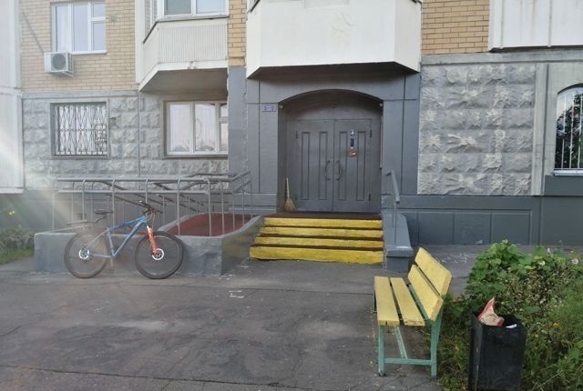 Продам трешку в хорошем районе.