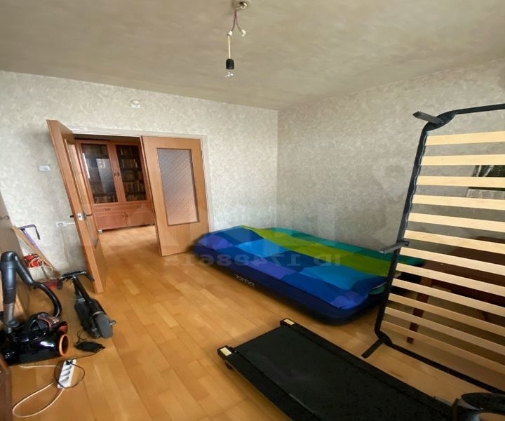 Продается трешка.