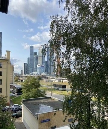 Сдается 1-к квартира в хорошем развитом районе.
