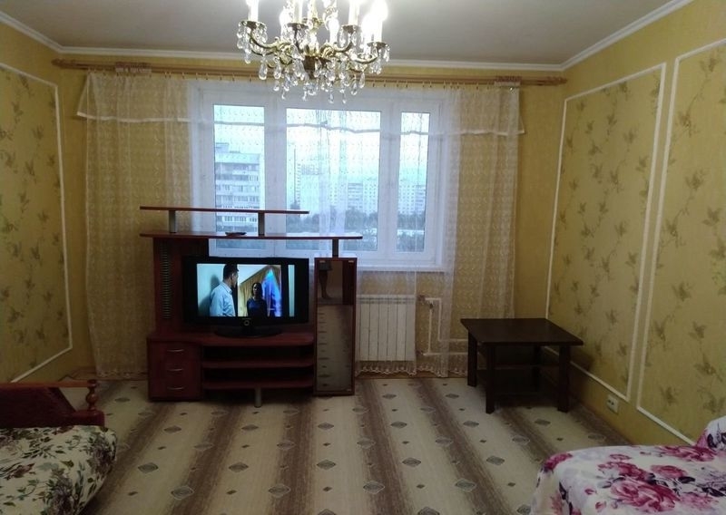Трехкомнатная квартира в аренду по доступной цене.