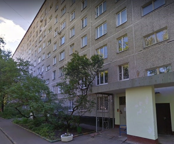 Продается двухкомнатная квартира без мебели.