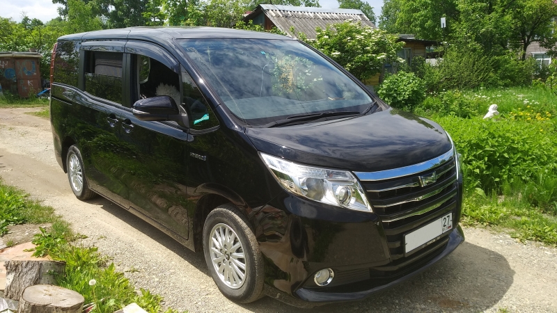 Toyota Noah, 2014, гибрид