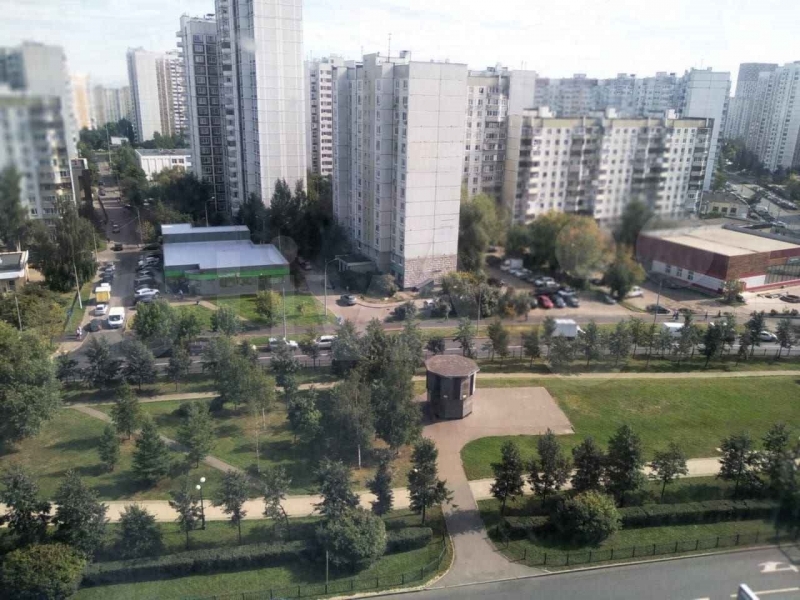 Предлагаю к продаже прекрасную просторную 3-х комнатную квартиру в пешей доступн