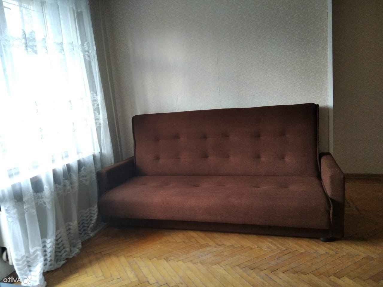 Сдается 2-комнатная квартира в хорошем районе.