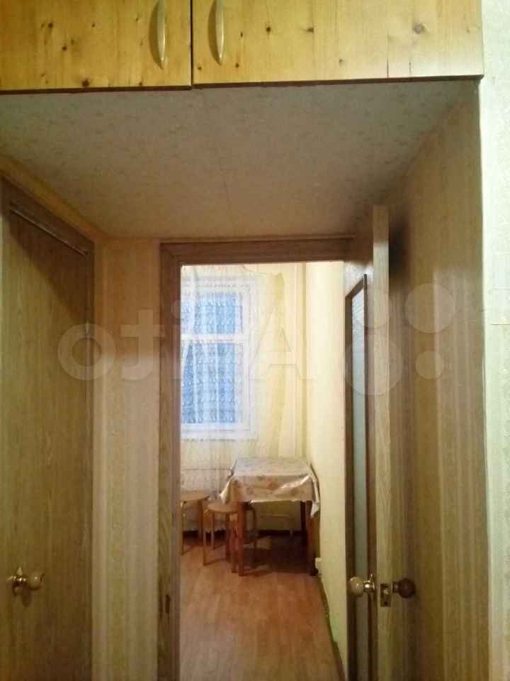 Транспорт до метро ходит по расписанию.