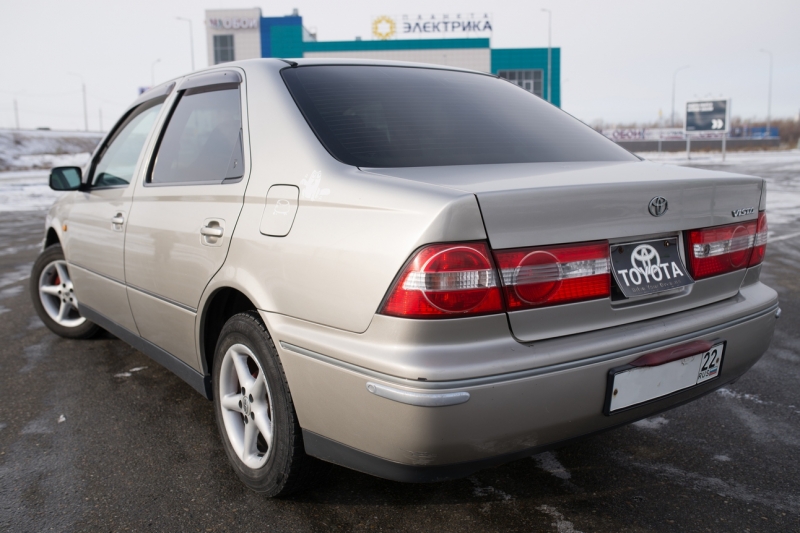 Toyota Vista, 1999
