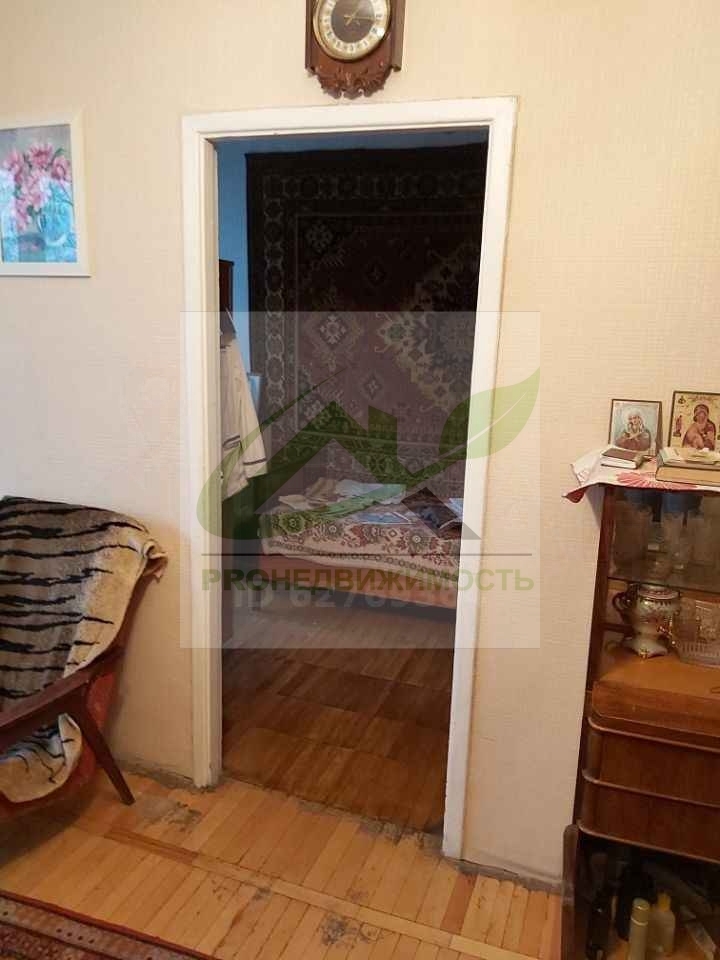 Продается 2-комнатная квартира в хорошем благоустроенном районе.