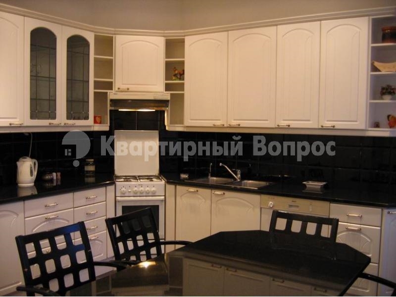 Сдается трех комнатная квартира.