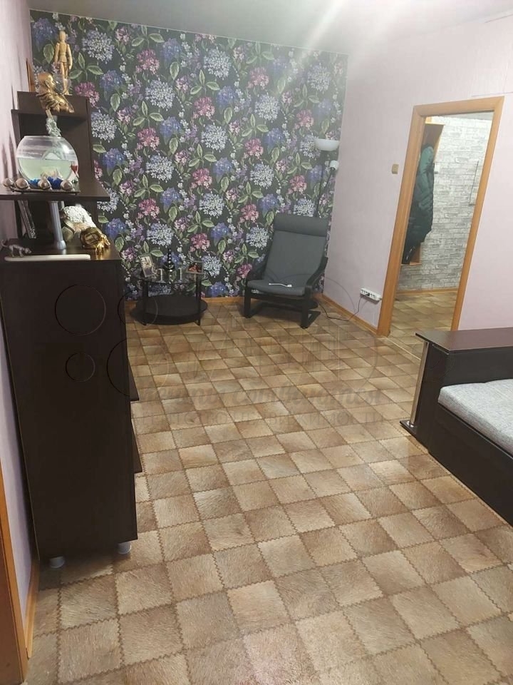 Продам 2-к квартиру в хорошем доме с чистым подъездом.
