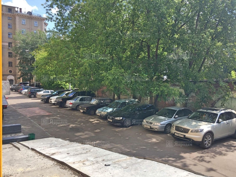 Сдам двушку в хорошем районе.