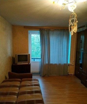 Вы ищете однушку Зоните.