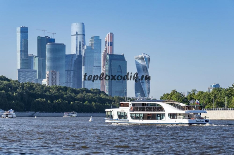 Аренда теплохода в Москве и речные прогулки