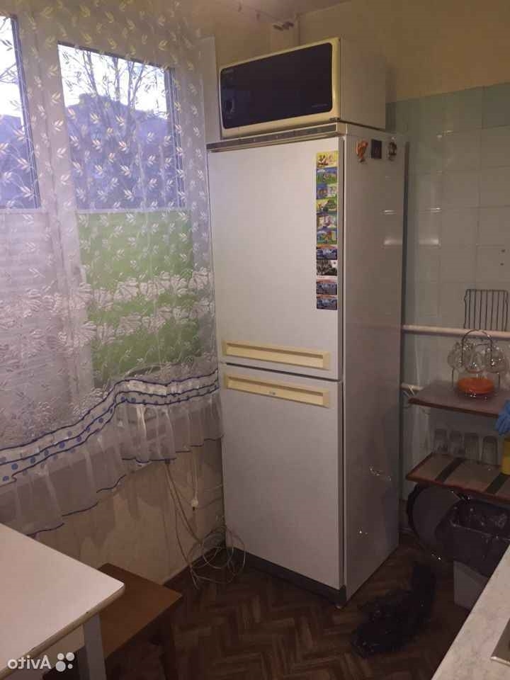 Сдатся комната одинокой молодой женщине в двухкомнатной квартире.