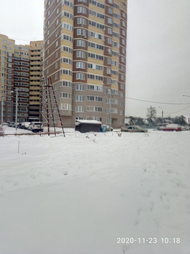 Продается просторная двухкомнатная квартира с ремонтом в новом доме.