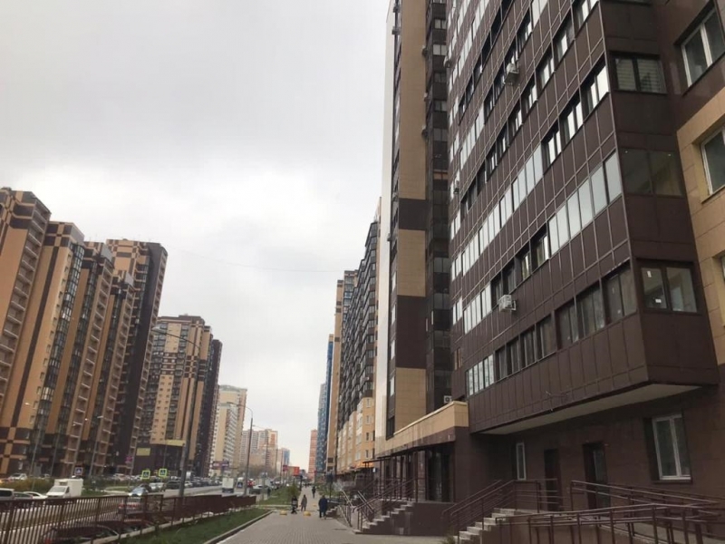 Продается БОЛЬШАЯ, светлая однокомнатная квартира.