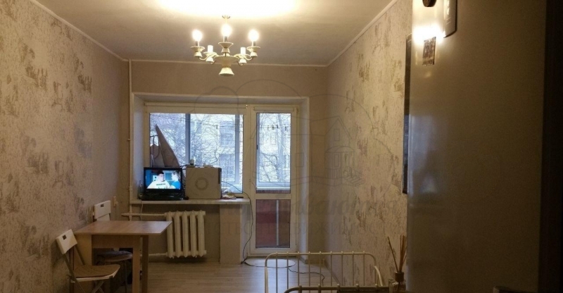 Продам просторную комнату.
