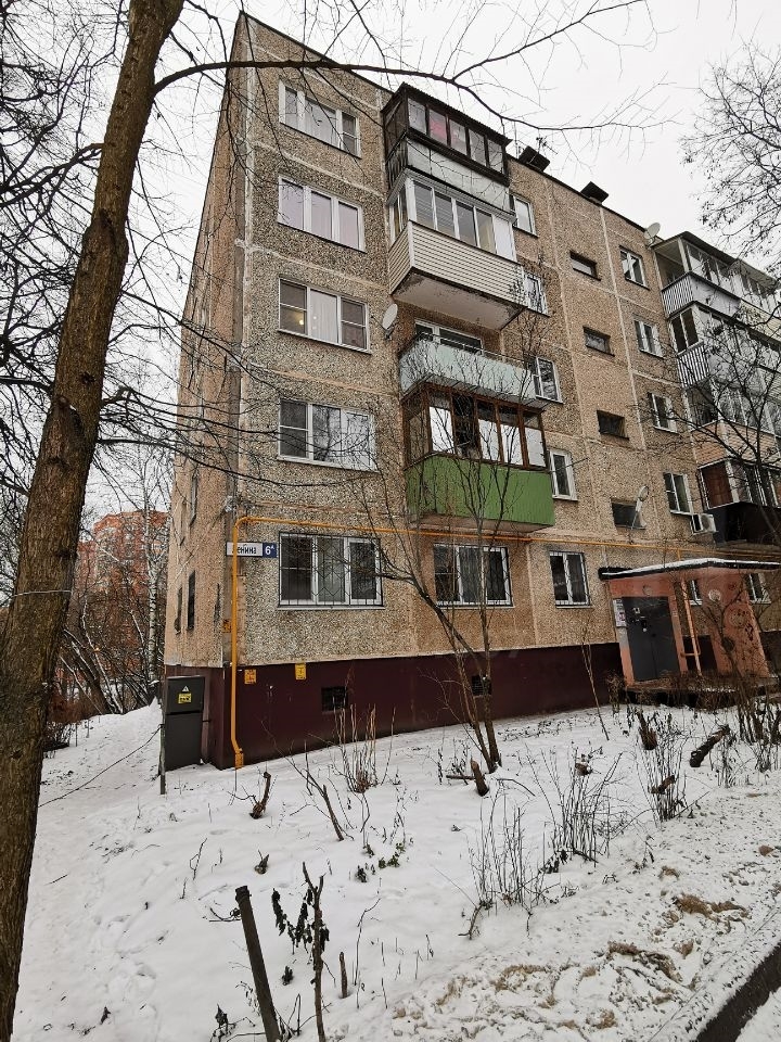 Продается просторная квартира.