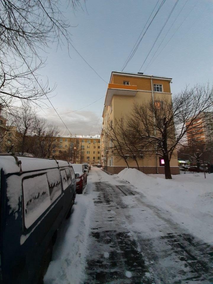 Сдается комната со всеми удобствами.