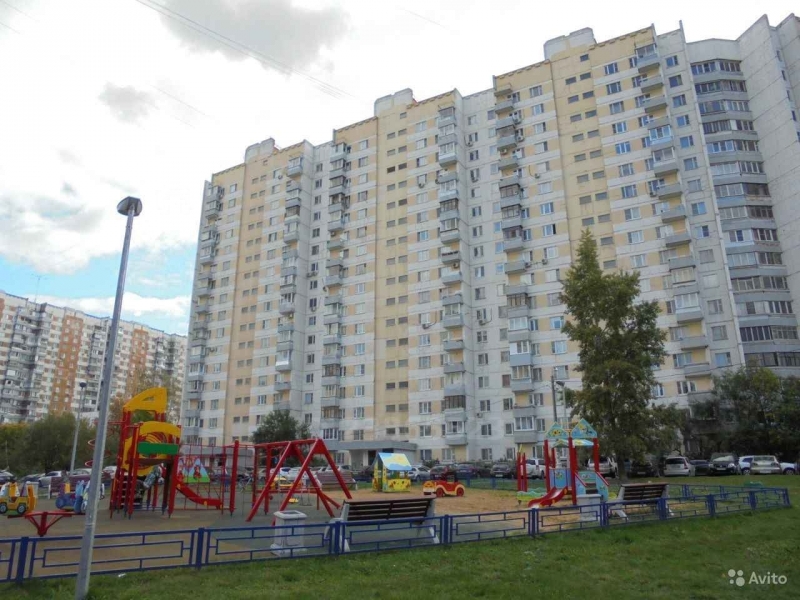 Продается 3-комнатная квартира у метро академика Янгеля.