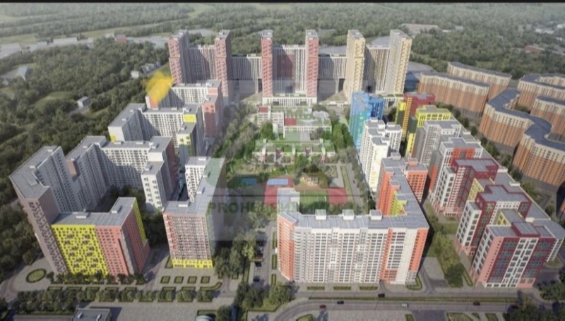 Продается 3-комнатная квартира в хорошем районе.