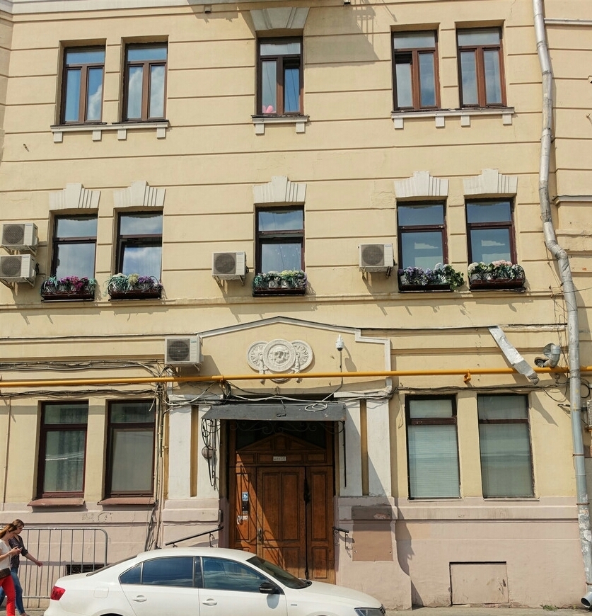Свободная продажа 6-х комнатной квартиры площадью 142,96 кв.