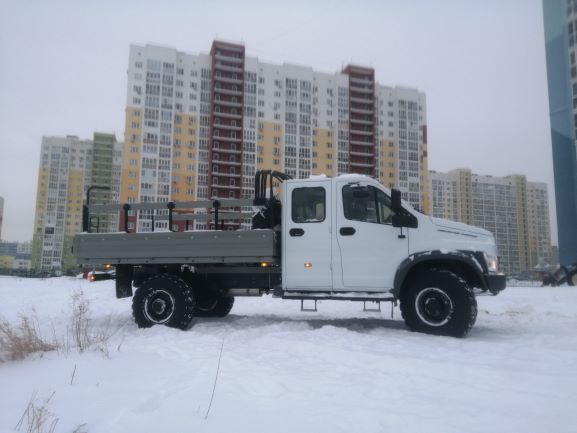 Бортовой автомобиль ГАЗ Садко некст новый С42А43, NEXT SADKO 4х4 двухрядный