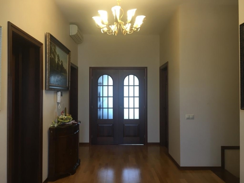 Предлагается к продаже таунхаус в Москве, в элитном районе Куркино.