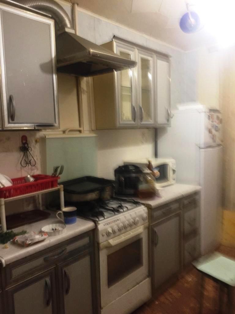 Продается трешка.