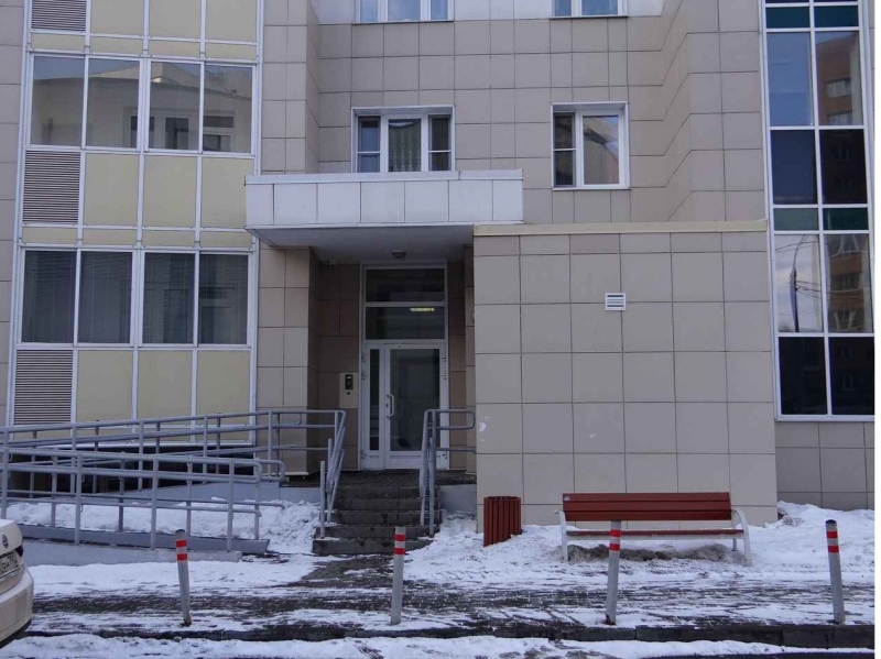 Продается двушка в хорошем районе.