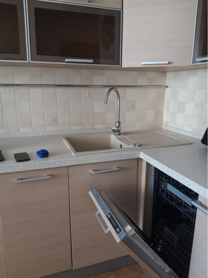 Продам 2-комнатную квартиру по отличной цене.