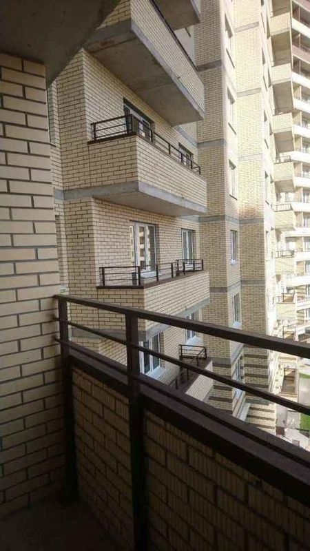 Сдатся на длительный срок однокомнатная уютная новая квартира.