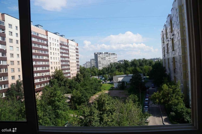 Сдается комната с прекрасным видом из окна.