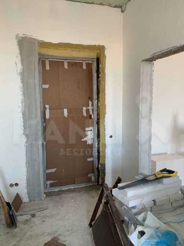 Продам 2-комнатную квартиру в развитом районе по низкой цене.