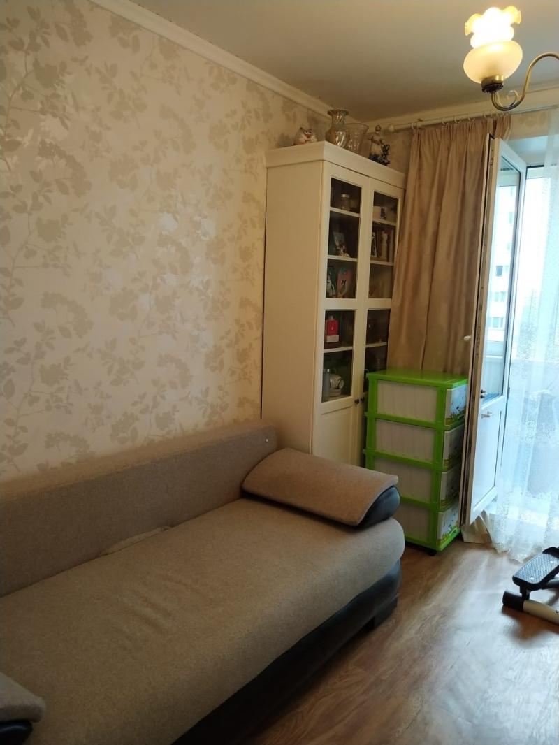 Продается СВЕТЛАЯ и СОЛНЕЧНАЯ квартира в 4-х минутах пешком от метро.