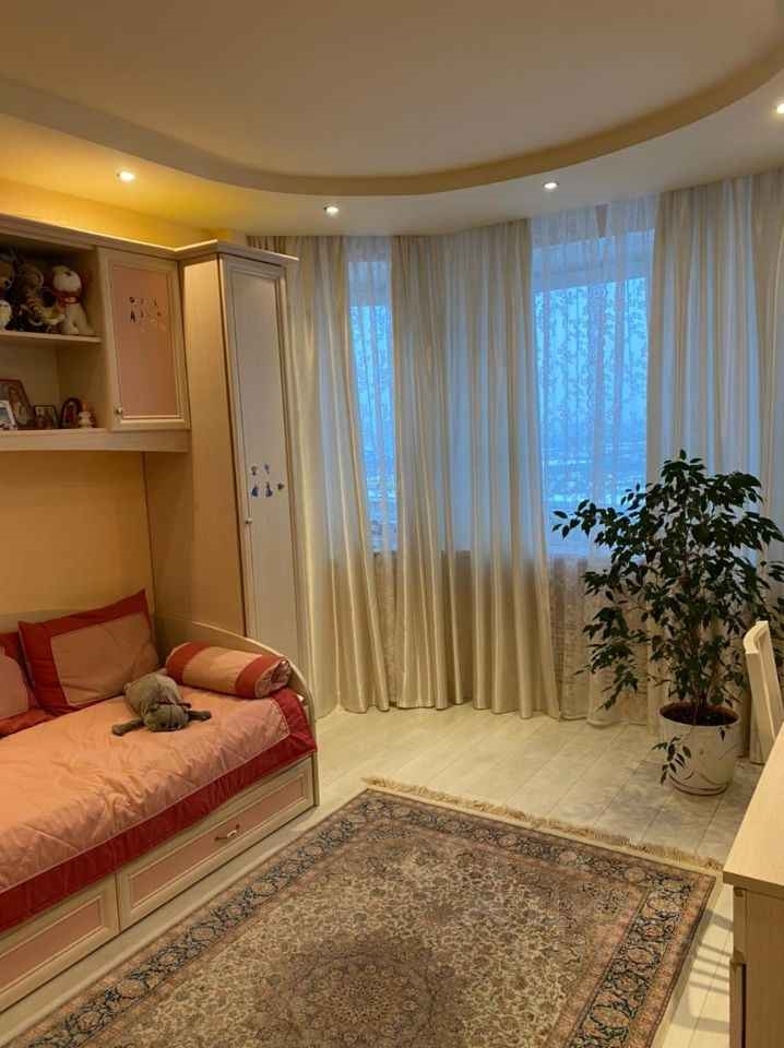 Продам 3-комнатную квартиру по отличной цене.