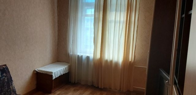 Сдатся одна комната в 3 х коммунальной квартире.