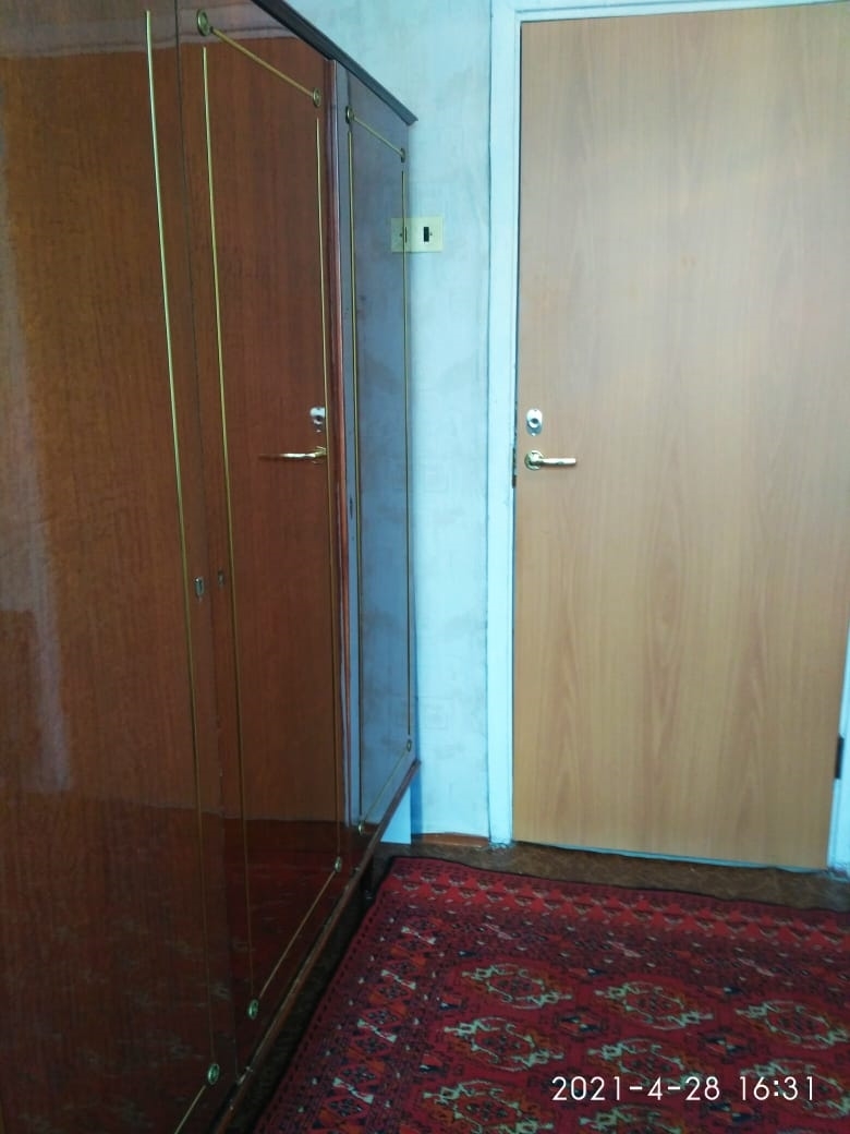 сдатся комната в двухкомнатной квартире , одна соседка , женщина , то ...