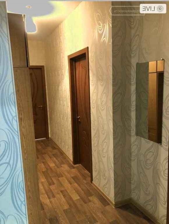 Чистая, просторная 2 х кв с большим балконом, просторной кухней и коридором в до