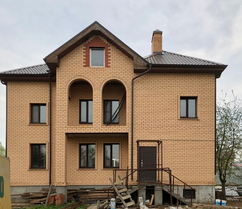 Предлагаем хороший уютный дом для продажи.
