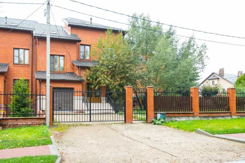 Продается отличный таунхаус для комфортного проживания и отдыха.