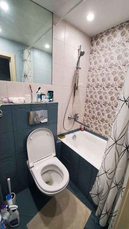 Продам 2-комнатную квартиру по отличной цене.