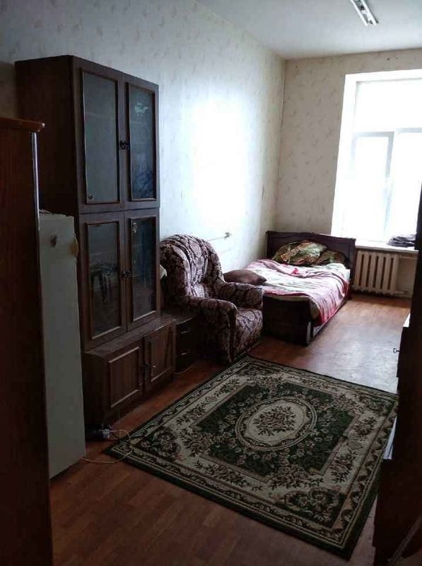 Сдается комната, в общежитии.
