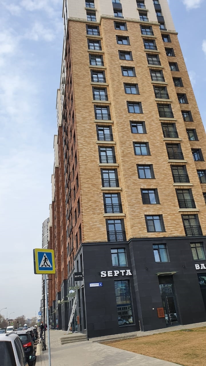 Продам 3-комнатную квартиру в развитом районе по доступной цене.