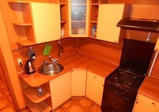 Сдается 3-комнатая квартира на длительный срок .